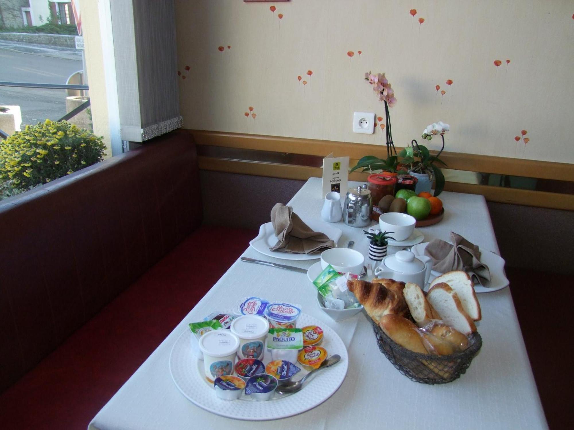 Logis Le Cantarel Andelot-Blancheville ภายนอก รูปภาพ